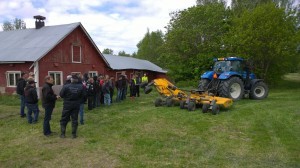 Sedan följde demonstrationer, först ut trädeskrossen McConell. 